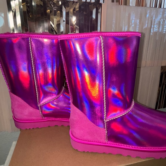 Women’s Ugg Pink Boots, size 8 - Picture 3 of 8